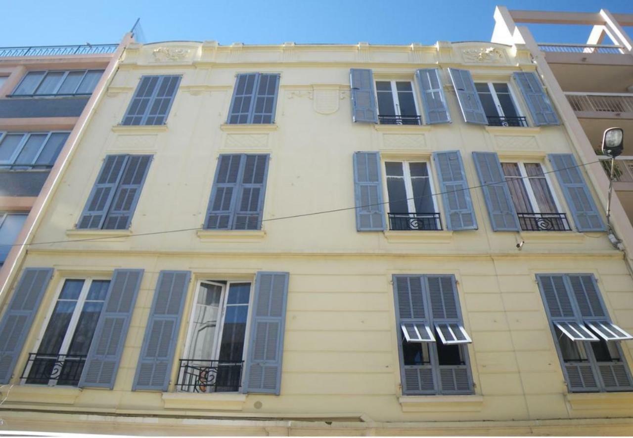 Stylish White And Red Apartments جوان ليه باه المظهر الخارجي الصورة