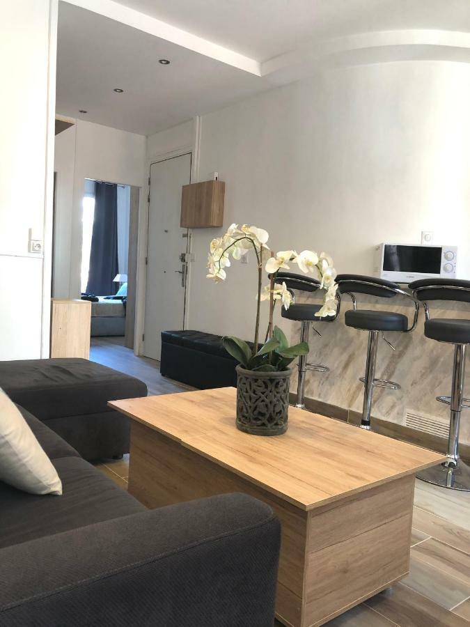 Stylish White And Red Apartments جوان ليه باه المظهر الخارجي الصورة