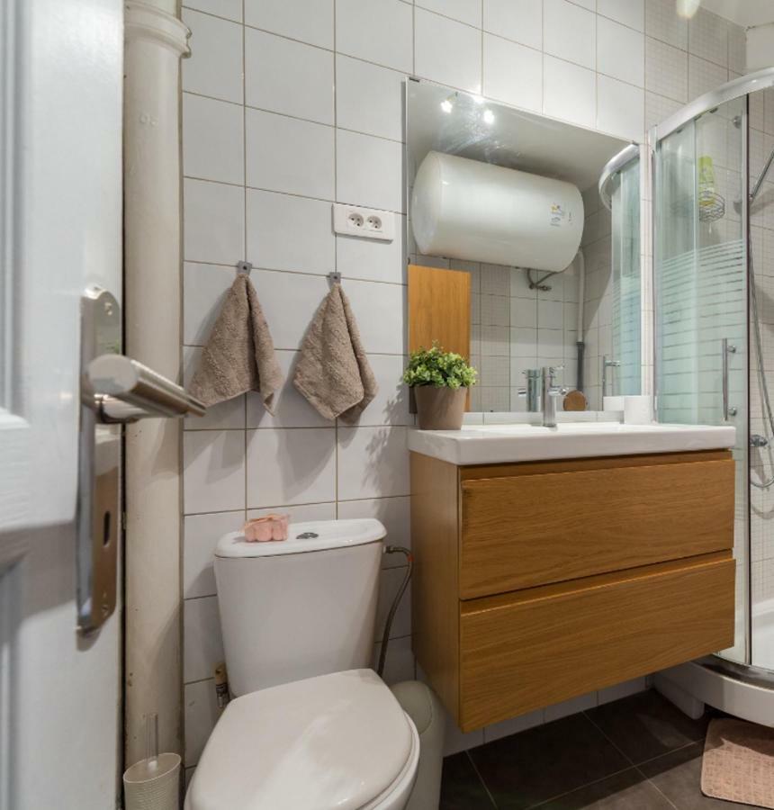 Stylish White And Red Apartments جوان ليه باه المظهر الخارجي الصورة